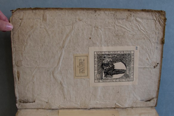 Trincavello (1585), The surface of the pastedown reveals the ends of ties formerly  laced through the board.