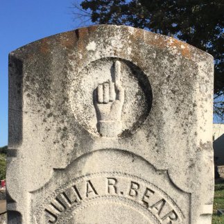 manicule-on-a-va-gravestone